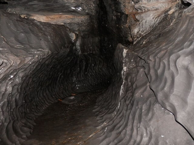 Otherworldly Incantations Cave Worldbuilding Scallops
